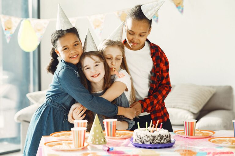 Een kinderfeestje organiseren: thema's, spelletjes en traktaties