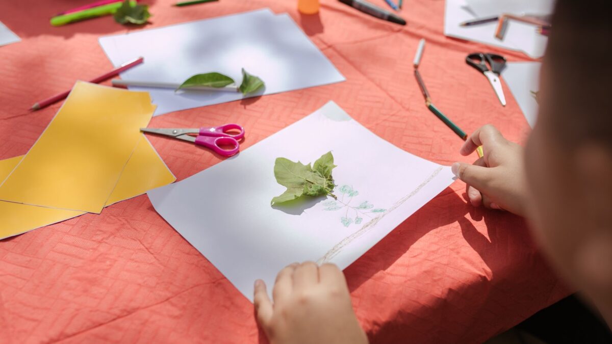Seizoens- en feestkleurplaten: kerst, halloween, herfst, zomer