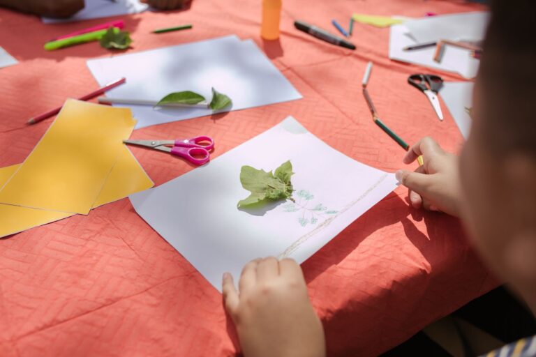 Seizoens- en feestkleurplaten: kerst, halloween, herfst, zomer